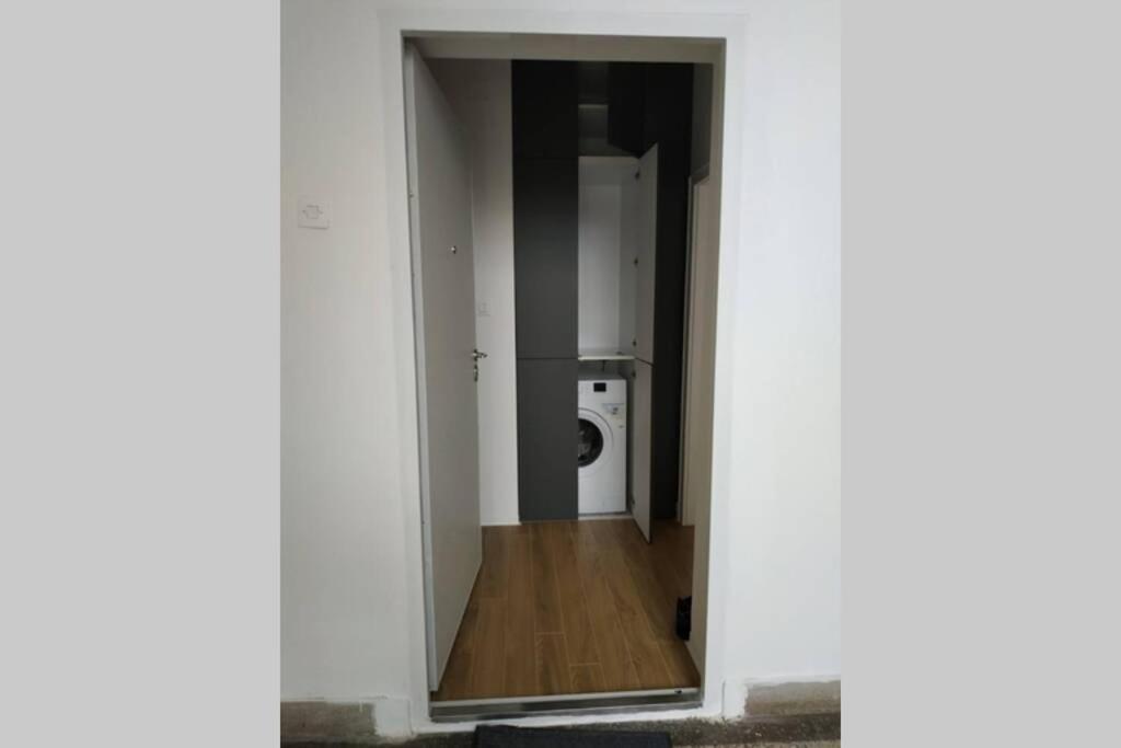 Millennium Bridge Cozy Apartment Top Location ポドゴリツァ エクステリア 写真